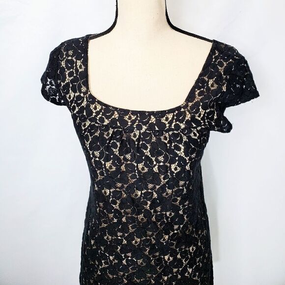 Velvet Torch Black Lace Dress - Picture 4 of 5